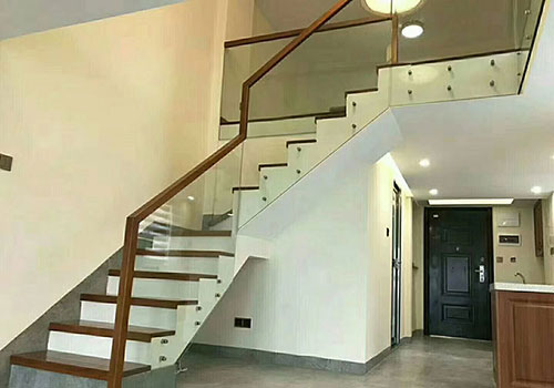 怀柔​玻璃楼梯设计原则_玻璃楼梯常见使用情况