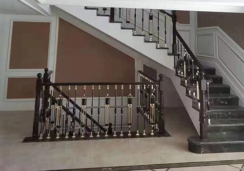 怀柔三层自建别墅室内铝艺楼梯扶手设计效果图