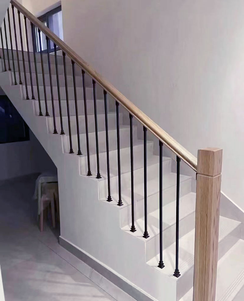 现代简约风格的楼梯扶手装饰风格